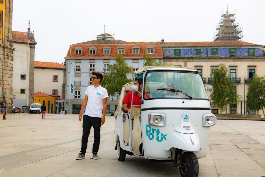 Porto: Private Tuk-Tuk Tour with Short Walks and Wine - Why This Porto Tuk-Tuk and Wine Stop Works So Well