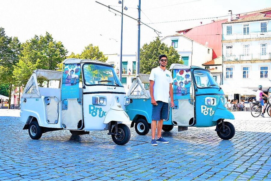 Porto: Private Tuk-Tuk Tour with Short Walks and Wine - Strolls Around St. Francis and the View-Ready Terrain