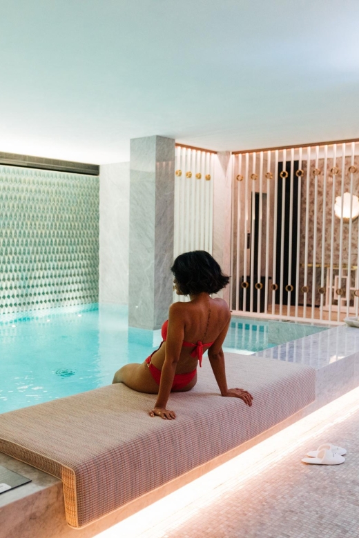 Porto: Relaxing by the pool, sauna and steam room - Locker-room comforts: robes, slippers, towels, and what that means for your day