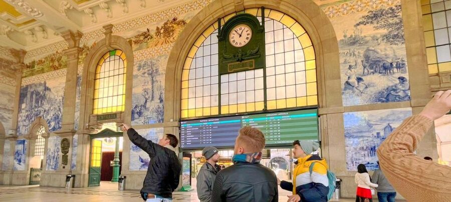 Porto Ribeira and highlights Private Walking Tour - Palácio da Bolsa and the city’s layers