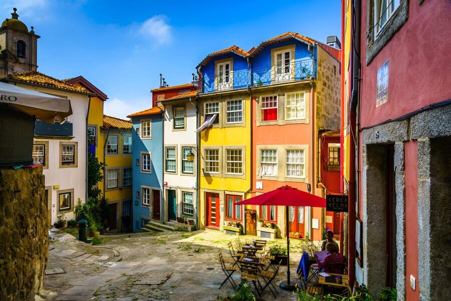 Porto Ribeira and highlights Private Walking Tour - Price and time value for a 2-hour private walk