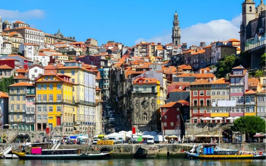 Porto’s Old Town: Amazing Secrets and Fresh Scoops - A Phone Game Walk Through Porto’s Oldest Streets