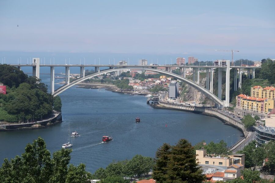 Porto: Self-Guided Bike and Boat Tour with Port Wine Tasting - Why this Porto bike plus boat day feels different