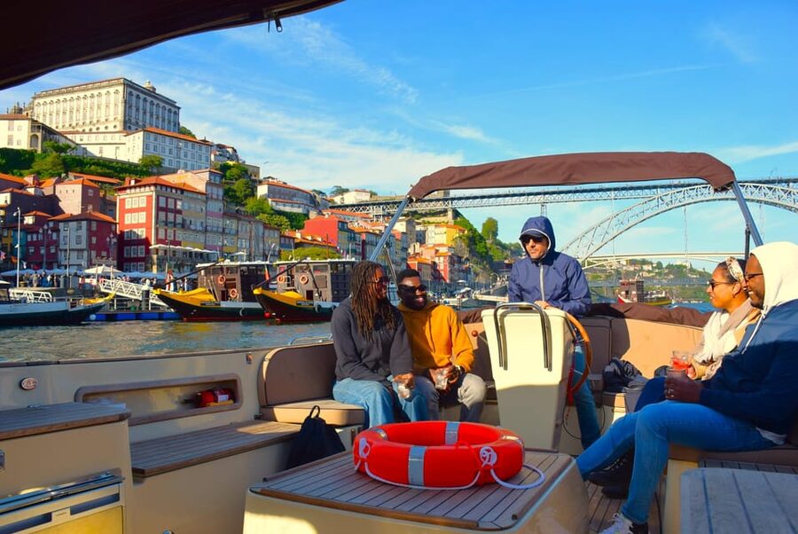 Porto: Six Bridges Douro River Cruise with Drinks - The guides make it: Raul, Jorge, Maria, and how they tell the Douro story