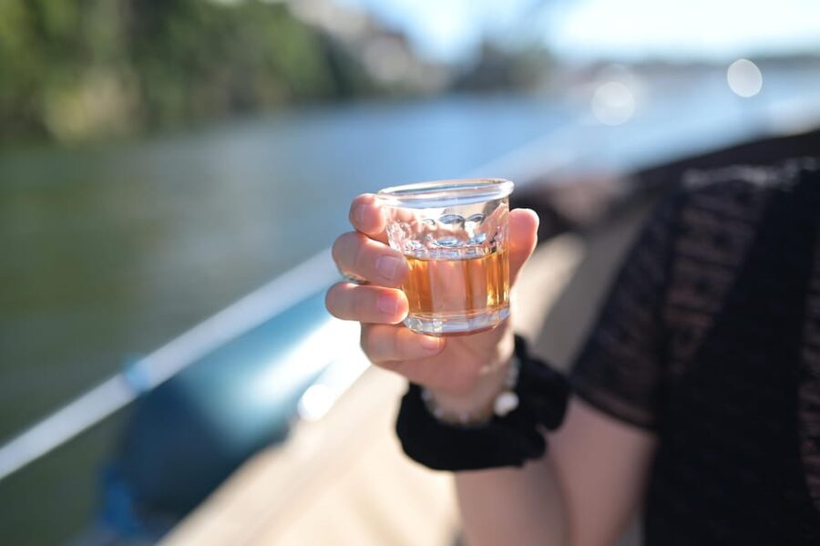 Porto: Six Bridges Douro River Cruise with Drinks - Comfort on the water: seating, blankets, and what to watch for