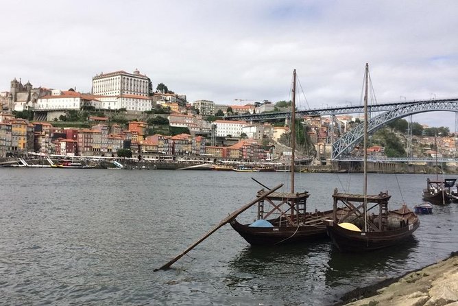 Porto Small Group Walking Tour with Lello Bookshop - Ribeira’s medieval lanes: XIV-century streets you can feel