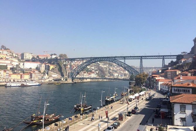 Porto Small Group Walking Tour with Lello Bookshop - Pace, shoes, and the “3 to 4 hours” reality