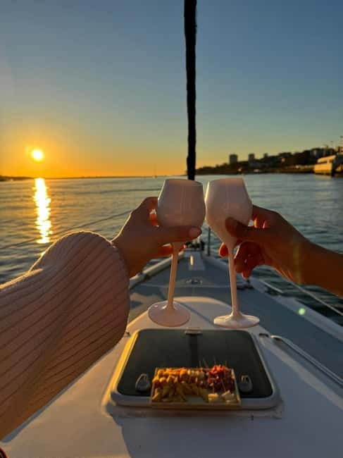 Porto: Sunset Sailboat Tour with Welcome Drink - Key highlights you will feel right away