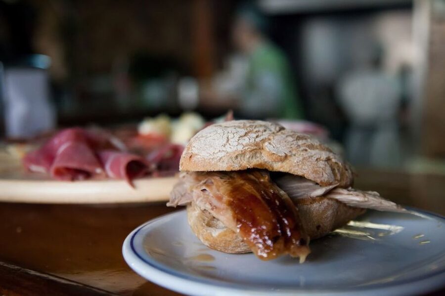 Porto: Tapas Tour (3h30) - Vinho verde tastings that explain more than just flavor