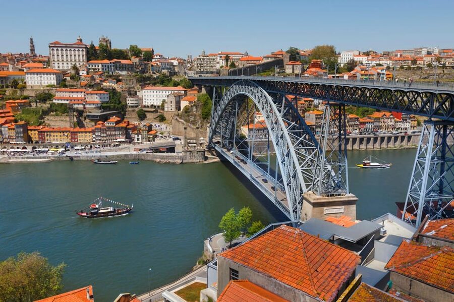 Porto to Lisbon with Aveiro-Coimbra-Fátima-Nazaré-Óbidos - Nazaré’s giant-wave coastline and a lunch plan that makes sense