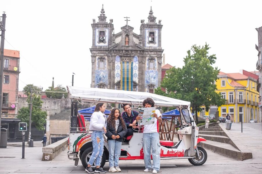 Porto Tour: A tour, a thousand stories in Tuk Tuk - 3h - Languages, Group Style, and Accessibility That Matter