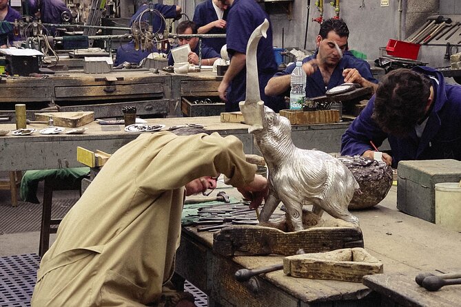 Porto: Tour to the world of silver in a century-old workshop - The family business angle, 6 generations of making things by hand