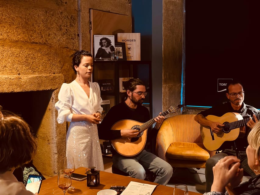 Porto: Traditional Fado Show with Welcome Drink - The Welcome Drink: Small Detail, Big Mood Shift