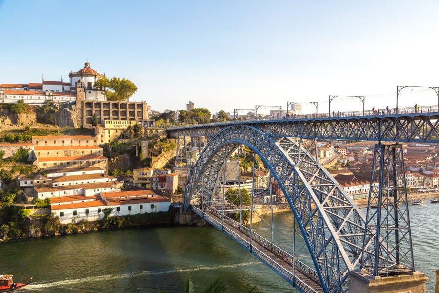 Porto: Tuk-Tuk Tour, Douro River Cruise, and Wine Tasting - The Extra Day Gift: Porto Walking Tour Ticket