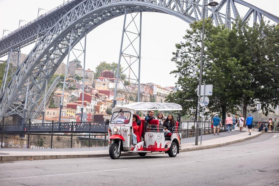 Porto: Tuk tuk Tours with Port Wine Tasting - Port wine tasting: what to confirm when it is part of the plan