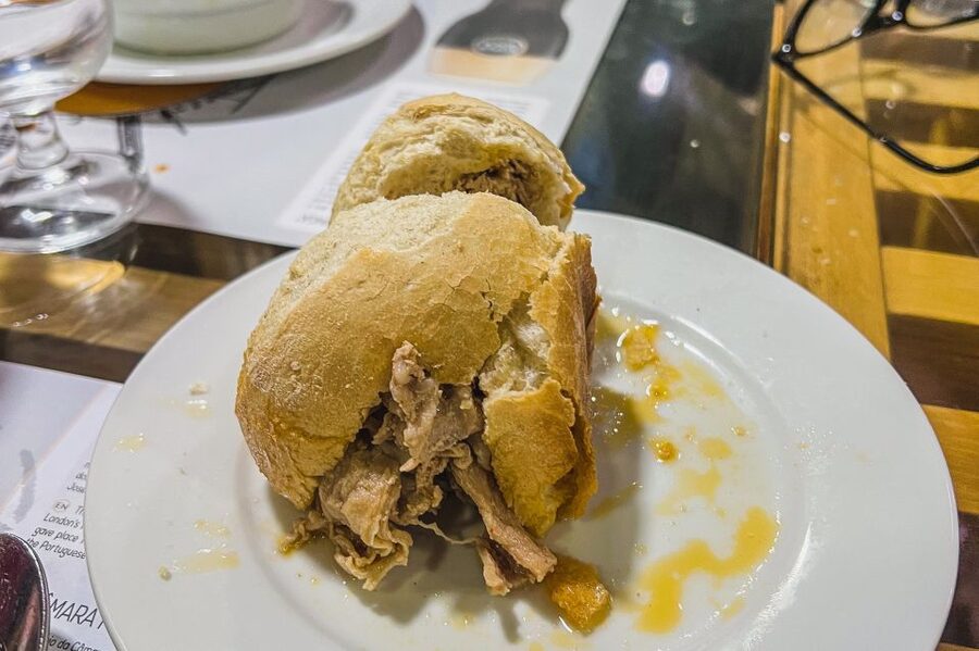 Porto: Walking Dinner Tour with Family-Owned Restaurants - A 3.5-hour walking dinner that feels like local company