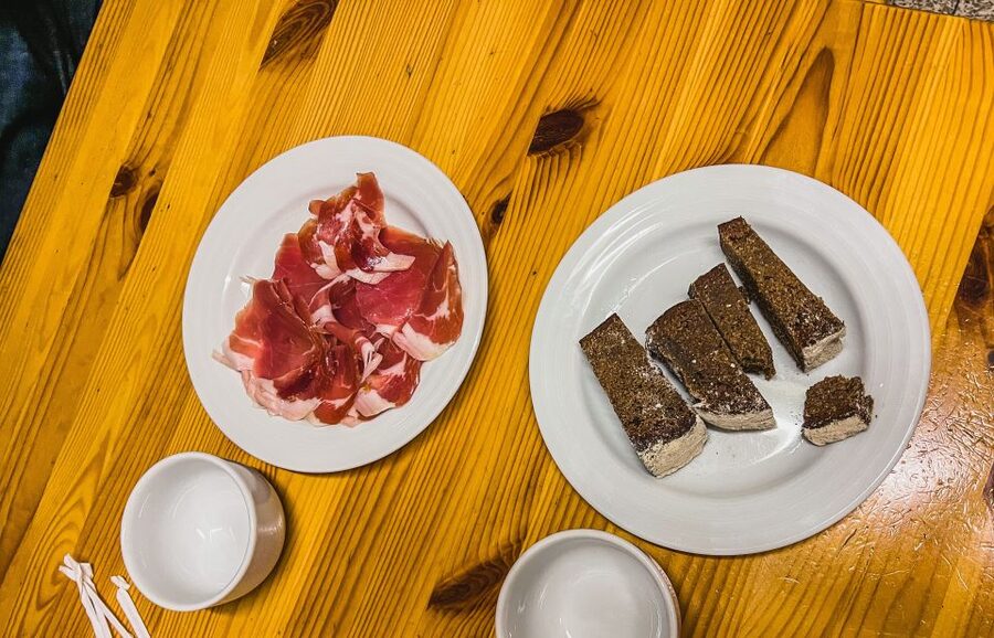 Porto: Walking Dinner Tour with Family-Owned Restaurants - Who will love this tour most