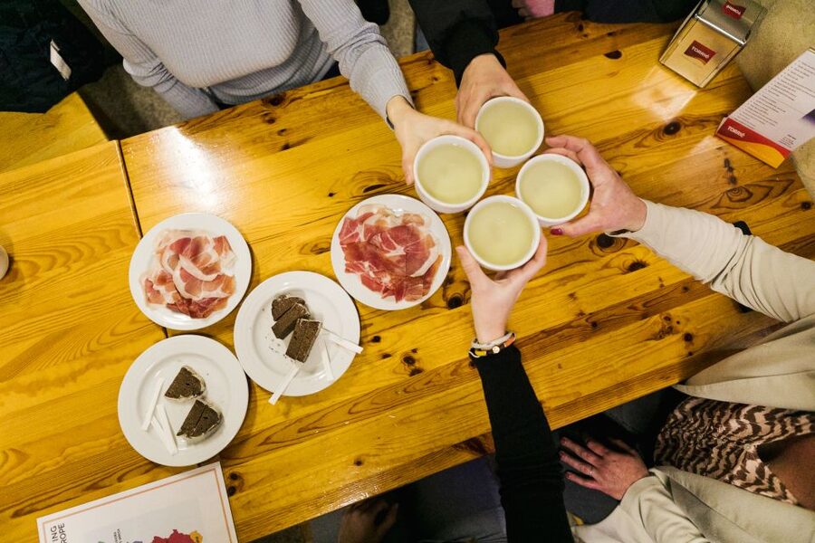 Porto: Walking Dinner Tour with Family-Owned Restaurants - What to know before you go, from rain to gratuity