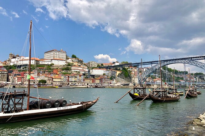 Porto Walking Tour - Pace, shoes, and group size: what “easy pace” means in hilly Porto