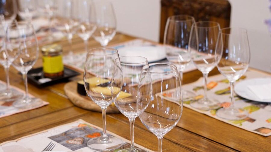 Portuguese Wine Tasting w Local Cheese & Cold Cuts pairing - The 90-minute flow: how the tasting stays fun, not fussy
