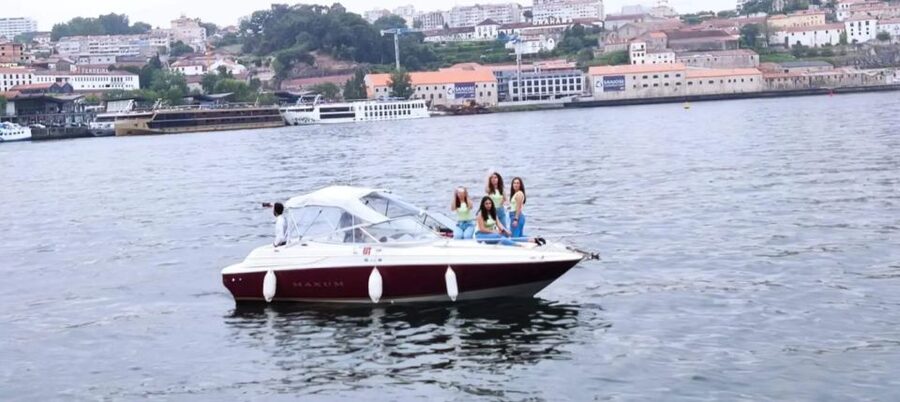 Private Boat Tour 6 Bridges 1h30, group price up to 6px - FAQ