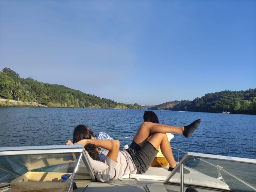 Private Boat Tour 6 Bridges 1h30, group price up to 6px - What you should bring, and what to know before you book