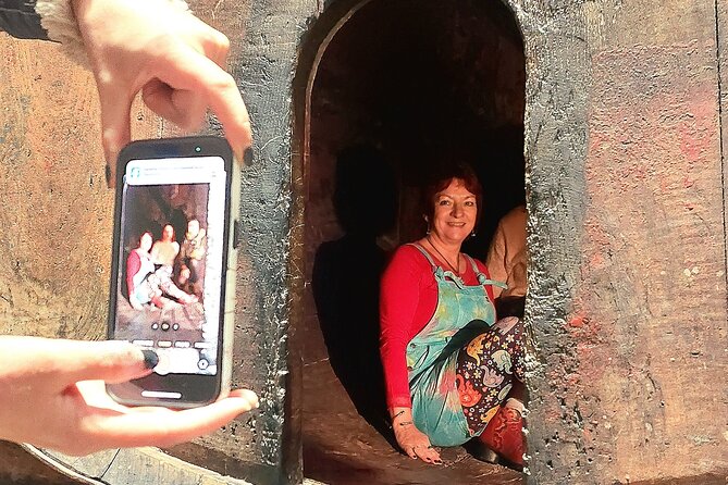 Private Douro Valley UNESCO Wine Tour from Porto with Lunch - Guide Hugo: the real engine behind a smooth day
