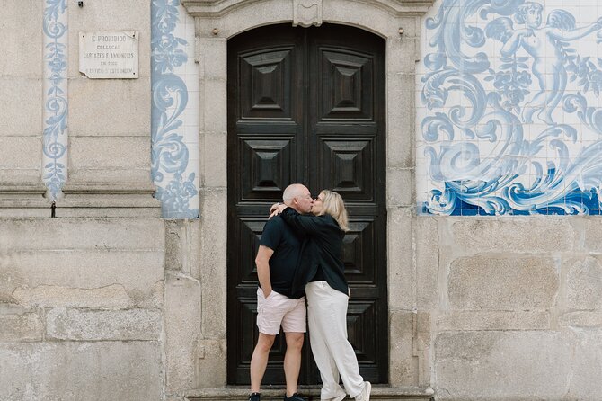 Private Photography Session for Couples in Charming Porto City - From Praça de Gomes Teixeira to Fonte dos Leões: Getting Started Smoothly