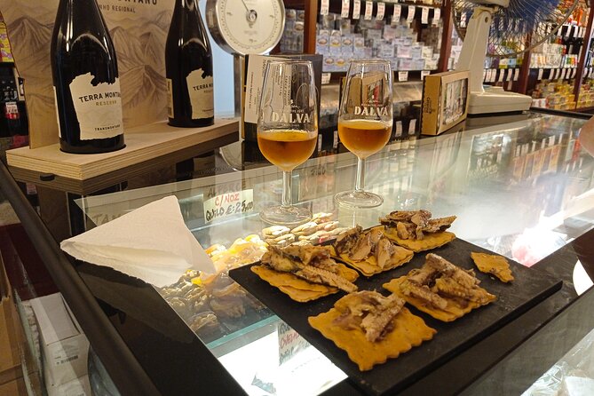 PRIVATE Porto food & wine tour - The vibe: private tour, capped group size, real guide connection