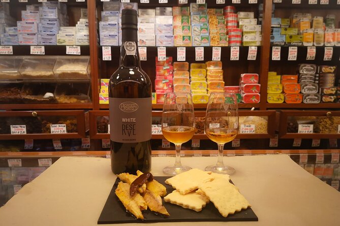 PRIVATE Porto food & wine tour - Getting started at Av. dos Aliados, and how the meeting-point plan helps
