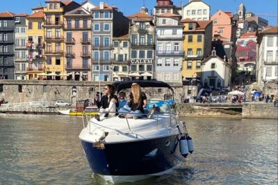 Private tasting in the Douro (1 to 7 people) on a yacht for yourself