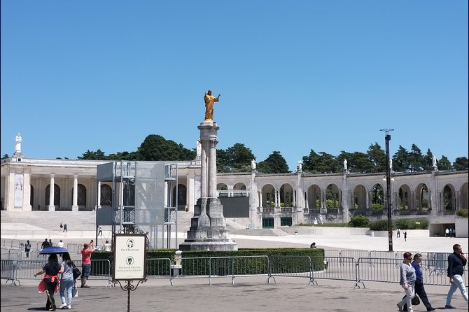 Private Tour to Fátima Sanctuary and the Little Shepherds Houses - Morning Logistics: Meeting at Praça da Liberdade and Heading Out at 8:00
