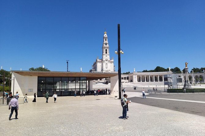 Private Tour to Fátima Sanctuary and the Little Shepherds Houses - Capela das Aparicoes: The Heart of the Shrine