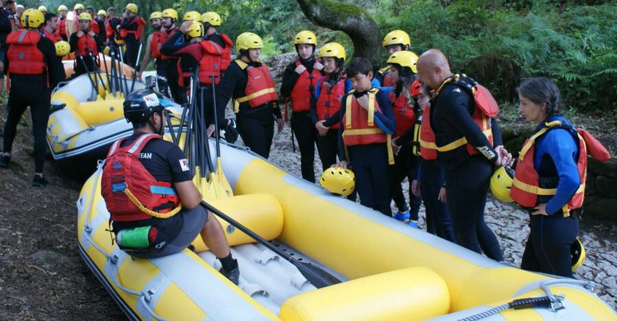 Rafting em Melgaço, Rio Minho - The 10-Minute Safety Briefing That Sets the Tone
