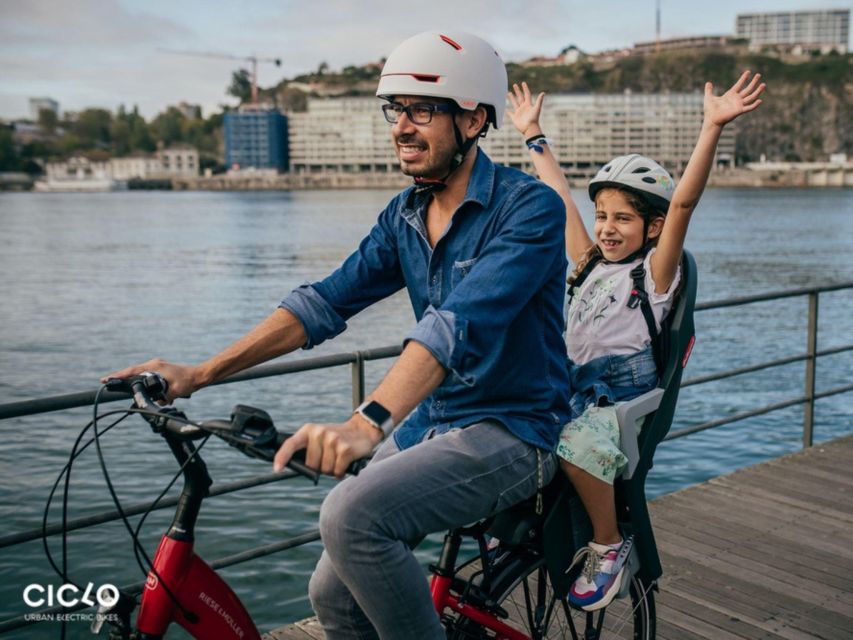 Rent an Electric Bike with Bosch motor - Douro River return: Foz or Matosinhos for your late break