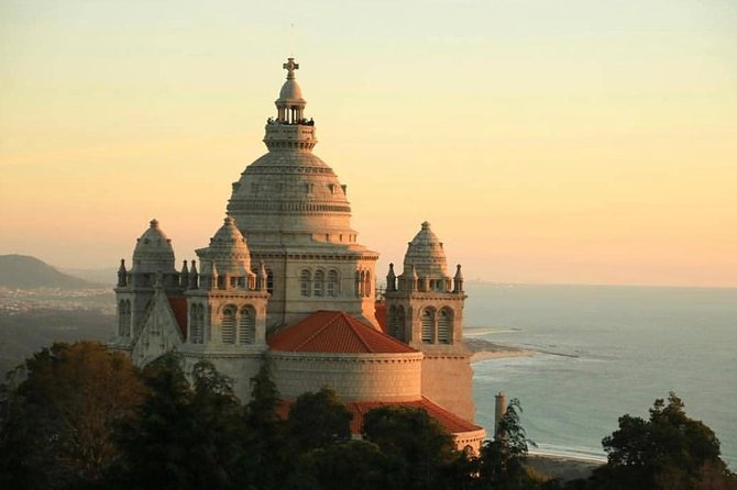 Santiago de Compostela & Viana do Castelo from Porto - The big moment in Santiago: cathedral time, Mass, and Botafumeiro