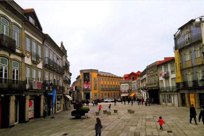 Santiago de Compostela & Viana do Castelo from Porto - Price and value: what $126.03 buys you