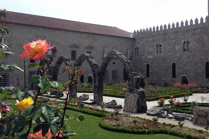 Small-Group Braga Half-Day Tour with Bom Jesus Sanctuary - Bom Jesus funicular ride by car transfer, and the ride itself