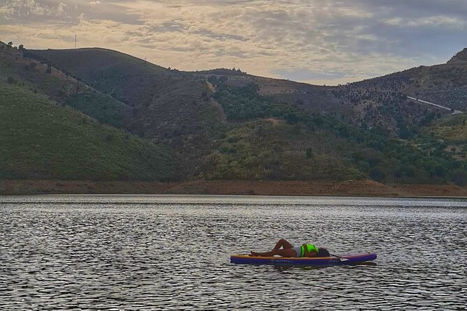 Stand Up Paddle Experience at Lagos do Sabor - The shore briefing: safety first, then technique
