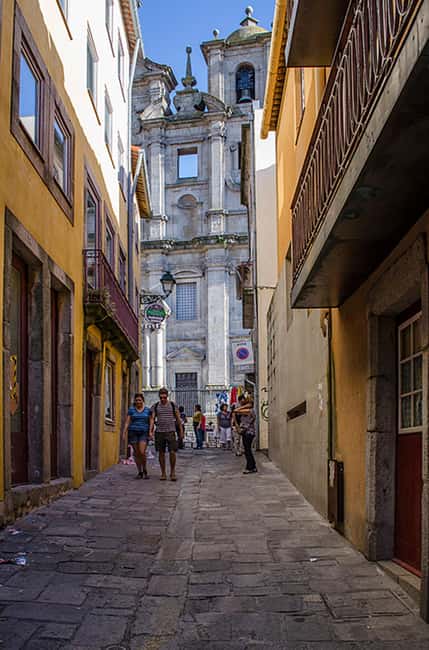 The Beautiful Story of Porto: Guided Tour with Entry Tickets - Rua das Flores and Jardim da Cordoaria: the postcard edges that actually have context