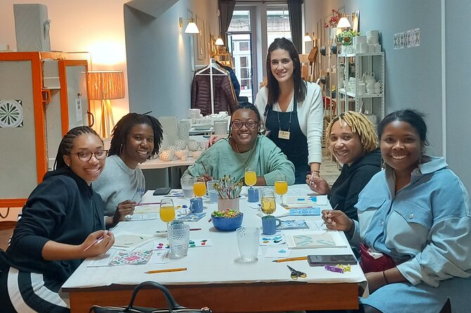 Tile Painting and Cocktails in Downtown Porto - Key highlights