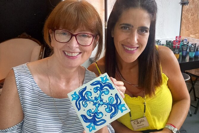 Tile Painting and Cocktails in Downtown Porto - Design Choices: Free-Hand, Outlines, and No Pressure