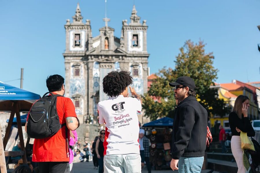 Tour Porto: Adventure in Electric Bike Tour - Sé do Porto and Torre dos Clérigos, plus the tiled streets you can actually enjoy