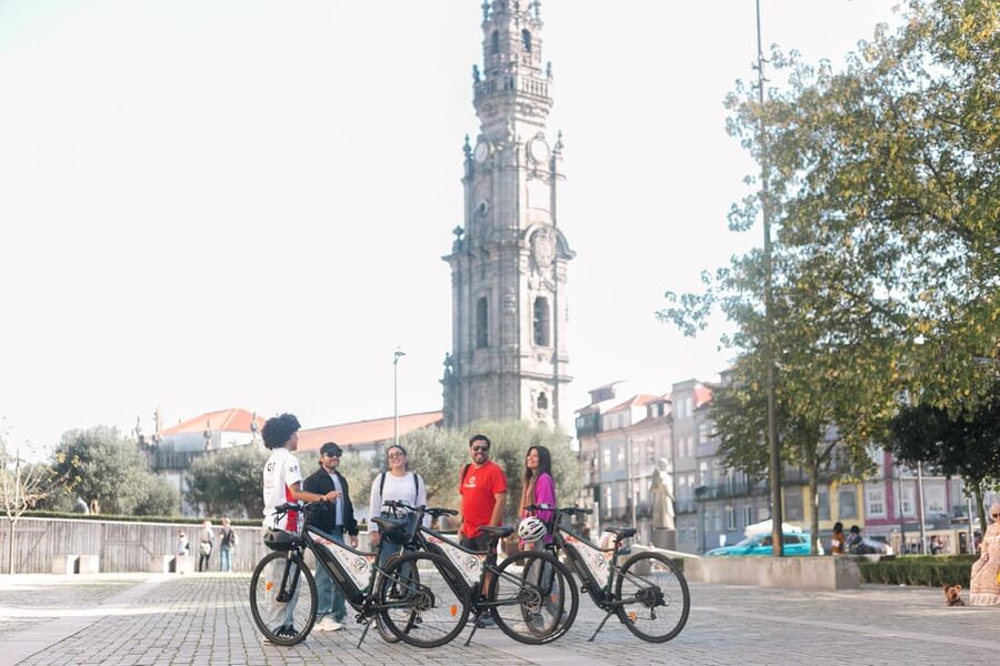 Tour Porto: Adventure in Electric Bike Tour - How hard is the ride, and what to bring for a comfy 3-hour loop