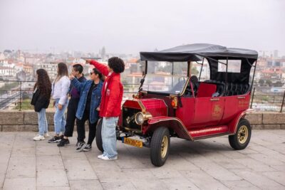 Tour Porto: Classic Car + A Toast with Port Wine