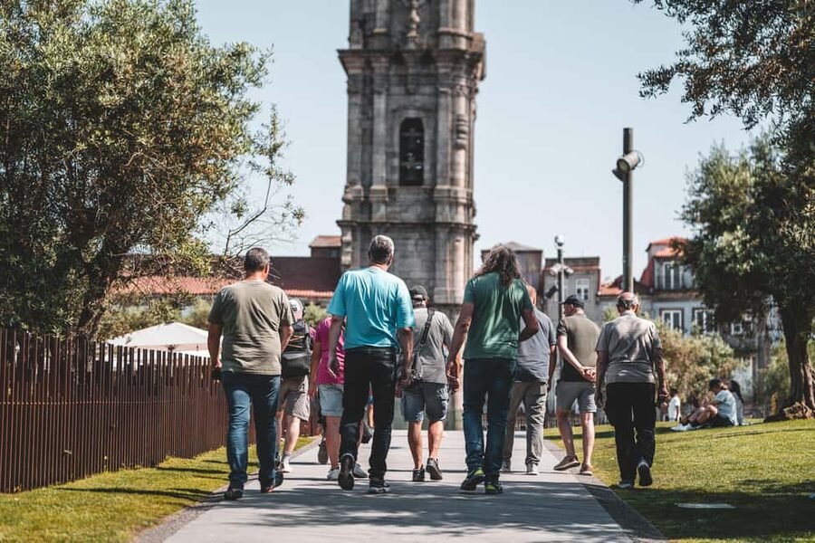 Walking tour discover Porto's center in German (max. 12 pax) - Porto in German, a small-group plan that actually helps you orient